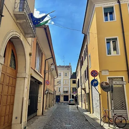 Bilocale Di Lusso Centro Storico Zona Verdi Daire *