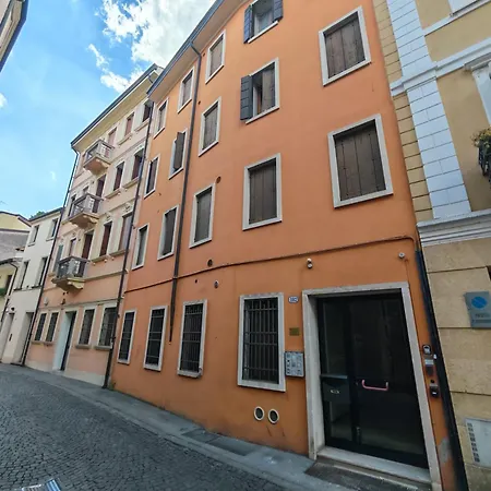 Lägenhet Bilocale Di Lusso Centro Storico Zona Verdi *